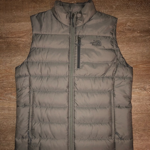 Mens Gray North Face Vest - Picture 1 of 3